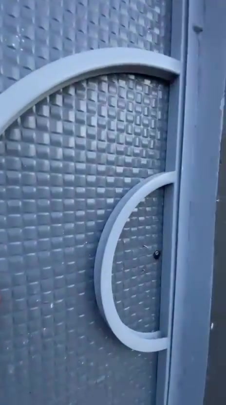 🏠 دار ركن للبيع - بناء حديث (فول)
​الموقع: حي القوسيات - مدخل أسواق أبو علي (قرب مدرسة غصن الزيتون، تبعد 100م عن التبليط).
​المساحة: 100 متر مربع (سند زراعي - كرت بلدية).
​التفاصيل: غرفة نوم، استقبال، مطبخ، هول، 2 مشتملات.
​الخدمات: ماء وكهرباء كاملة.
​💰 السعر: 45 مليون (وبيه مجال).
​📞 للتواصل:
*********** | ***********
