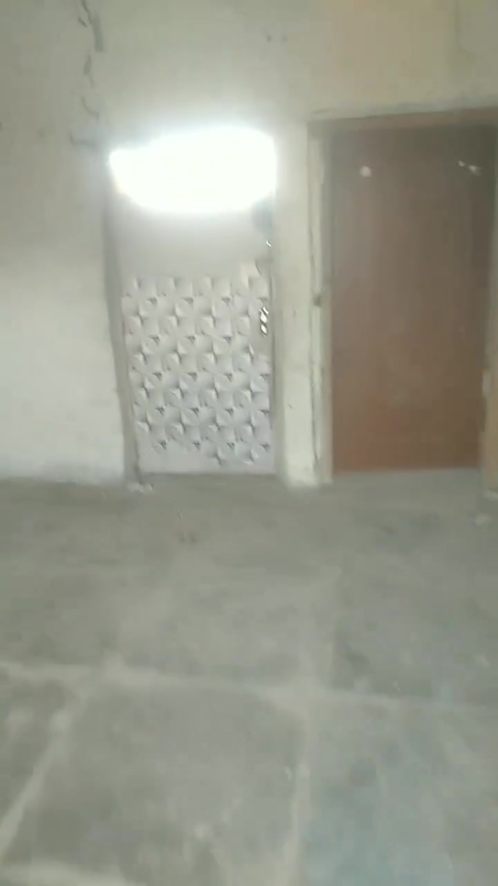 يالله سلام عليكم بيت زراعي مثل مموضح بالفيديو عنوانه الشعله منطقه الدهله مقابل النزاهه بيت يرادله ترميم وسياجه جديد سعره بس 3 ملاين  دينار عراقي للاستفسار الاتصال على واتس اب ***********
