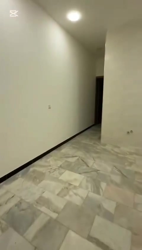 شقة في ابو طياره للإيجار  غرفة نومه وحده قريب على روز للإستفسار الاتصال على الرقم ***********
