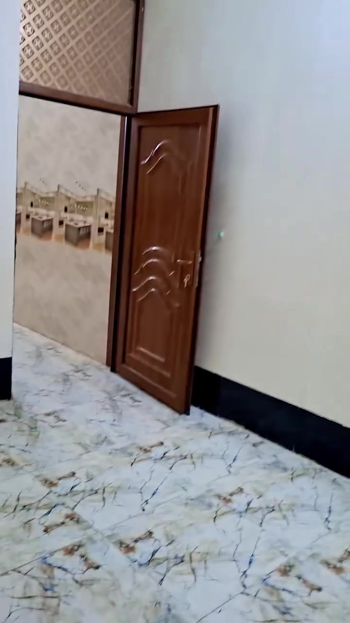 الله بالخير عظم الله اجوركم بيت مساحه ١١٠ غرفتين نوم ستقبال صاله مطبخ ارضيه بورسلين بوب الحديد تفصال تعال وشوف بعينك بيت مرتب طابو ملك صرف بحي الرسول قرب المولده للمعلومات اكثر راسلني خاص او اتصل ع #***********
