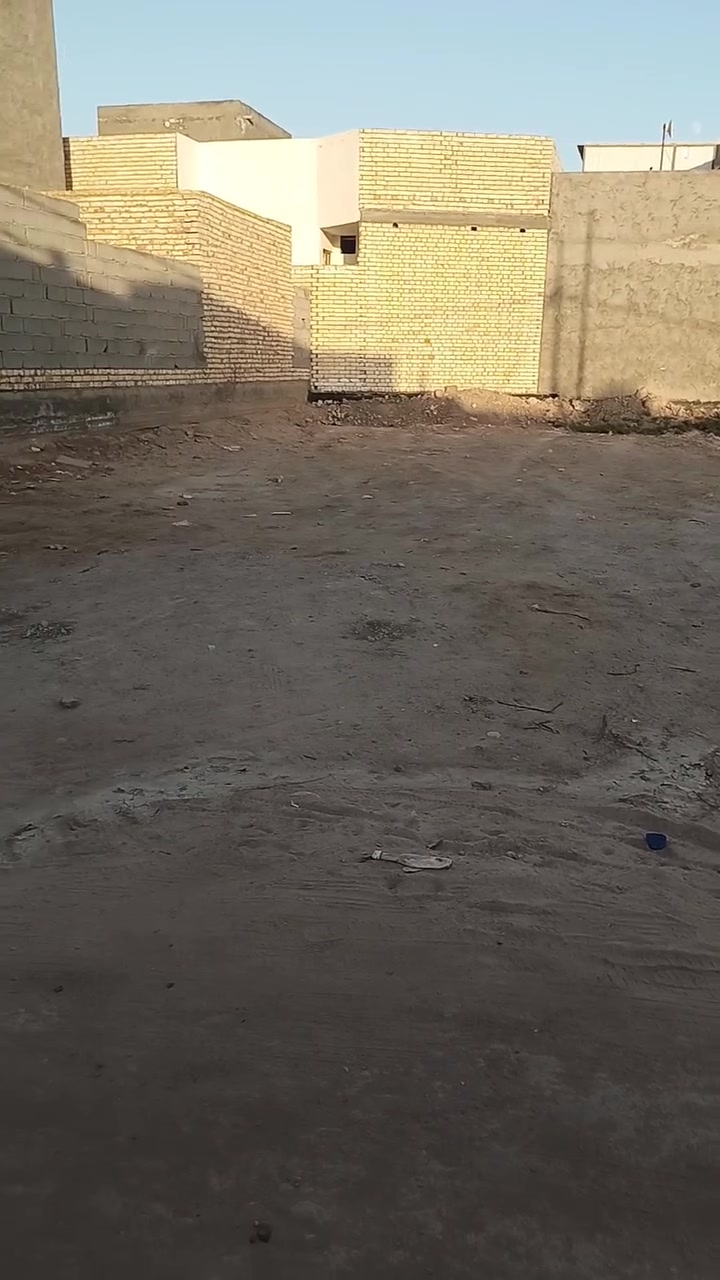 بسم الله الرحمن الرحيم
اللهم صل على محمد وآل محمد 
قطعة أرض للبيع طابو زراعي سند 25 مساحه 200م واجهيه 10م نزال 20م مدفونه جاهزه للبناء خدمات ماء وكهرباء مولدة مجاري مدارس العنوان كربلاء طويريج الحولي خلف مطعم 🍴 القنديل السعر 25مع المجال اي استفسار مراجعة مكتب_عقارات_علي_الجنابي مقابيل جسر 🌉 حي الصناعي مجاور دارك مول 🏬 او مجاور صيدلية الامين او الاتصال على رقم 📱 الهاتف ***********
