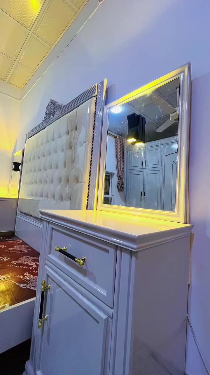 السلام عليكم
تم تجهيز غرفه ست ابواب الطابقين موديل جديد وحديث لاحد زماننا  وفصال حسب الطلب وحسب القياس حسب اللون اللي راده اشتغلنا اي موديل يعجبك كل ما عليك سواء  ا ارسال الفيديو او  الصور  اشتغل لك نفس الصور 
عنوان المجمع ناحيه الزاب مدخل الناحيه  الاستفسار الاتصال على الرقم
 *********** عقيل الصالح
*********** عبدالله الصالح
