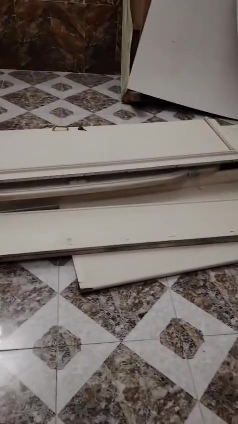 السلام عليكم متاح فرفه للبيع ***********
