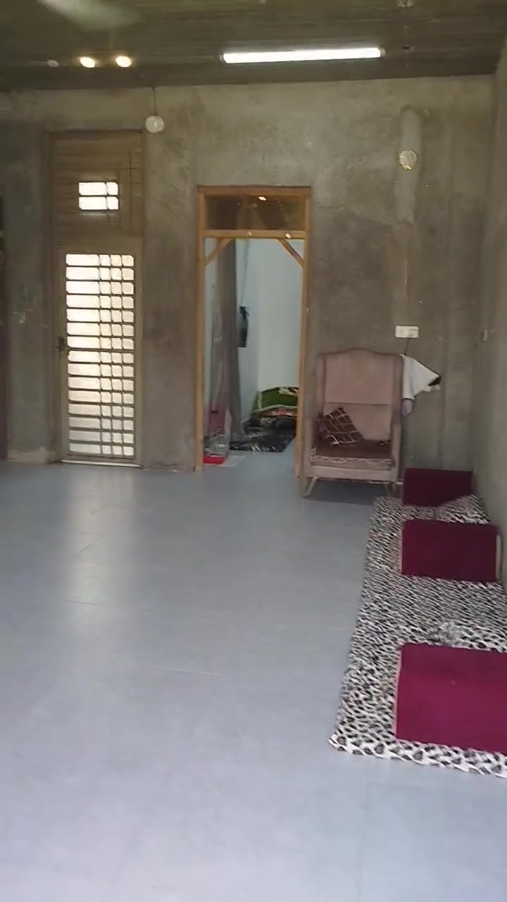 بيت للبيع بعلوة الفحل مساحه 500متر بناء 250متر سند 25مشمول بلتطويب من راعيها مباشرعامود 73فوك من مشروع الماي يم حسينية أنصار الحجه بناء حديث مال جناي للتواصل عل الرقم ***********
