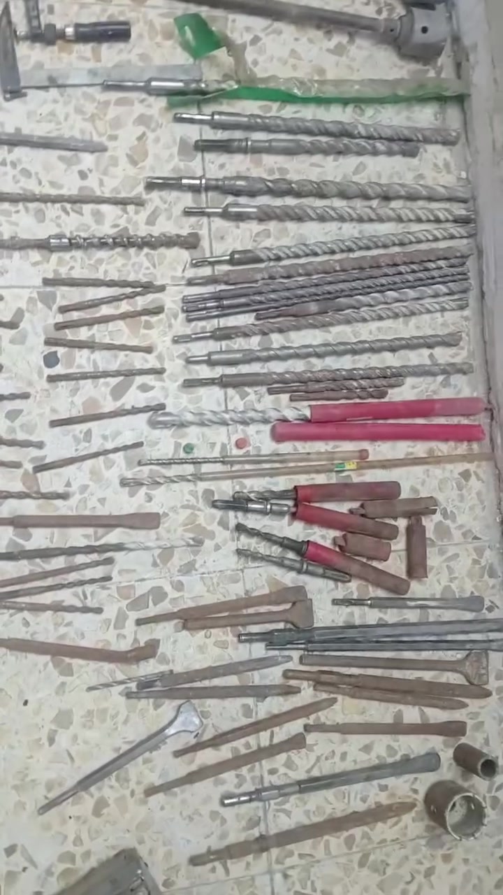 السلام عليكم 
شلعه براين ادريلات انواع الدريلات المختلفه 
كبير وصغير الاحجام مع قلم واهيام 
البيع شلعه 
مكاني بغداد الحبيبيه 
واتساب 
***********
