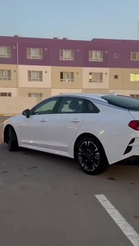 يا الله سلام عليكم
k5 / 2024 
حادثهه حافه البنيد مصلح نفسه 
وبيهه بارد بحافه الجاملغ  قليل 
السياره ليبل واحد اي قطعه ما مبدل بيهه 
السياره جديده كلشش وما ناصهه شي ابد 
فول عدا البانوراما 
رادار امامي 
نقط عمياء 
تحديد مسار 
كشن كهرباء 
شحن لاسلكي 
حساسات امامي خلفي 
4 وضعيات قياده
بك لايت لد متصل 
كشنات تدفئه
سياقه ذاتيه 
تشغيل عن بعد 
مكينه كير كهربائيات مكفوله 
بدي السياره مكفول عدا حادث امريكه
ماشيه 39 مل
سعر   190 ورقه وبيه مجال للشراي
العنوان بغداد حي البتول 
للاستفسار تصل 
***********
