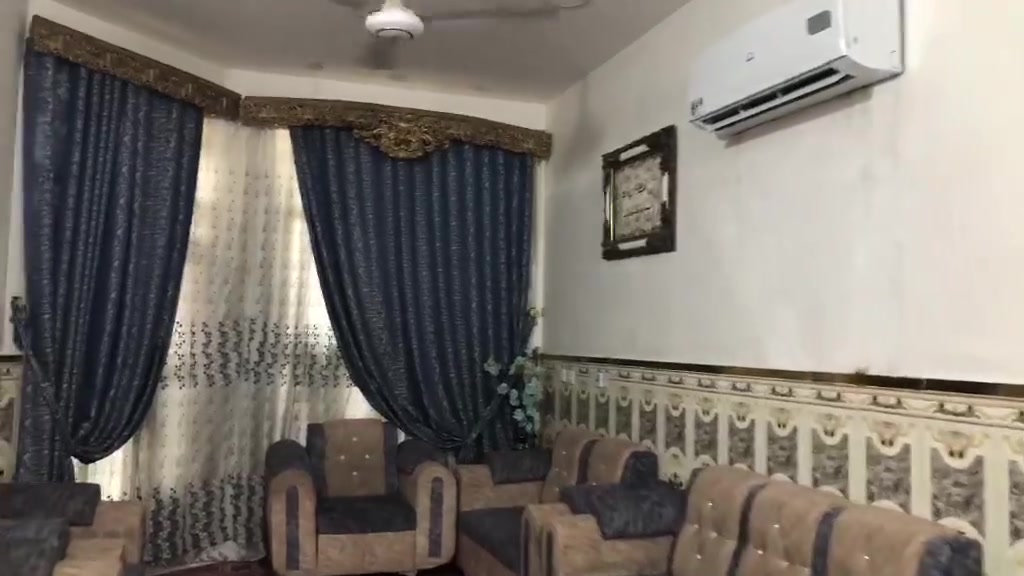 للبيع دار طابو ملك صرف 150متر 7.50×20 زنجيل على شارعين+تشجير ملاصق للدار بحدود ال 300متر البيت مباشر على السدة شارع 15 وشارع10 
طابق واحد استقبال مطبخ صاله صيحات غرفة نوم عدد2
الزعفرانية حي الأمانة مباشر على سدة الجنابيين 
للأستفسار اكثر الاتصال على الرقم التالي *********** علي حامد الجواري مكتب المهيب للوساطة العقارية وأنجاز المعاملات
