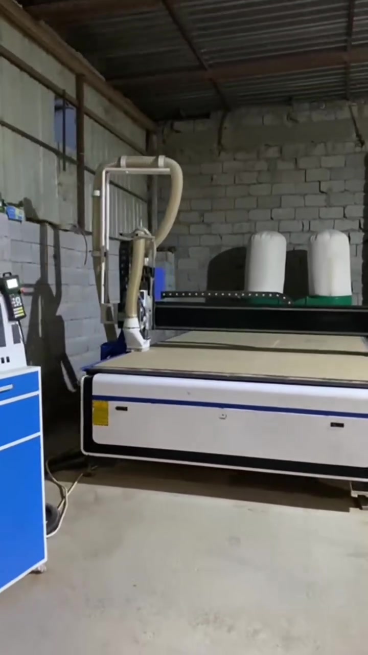 ماكينة CNC • 210×370سم • سبندل 9 كيلوواط