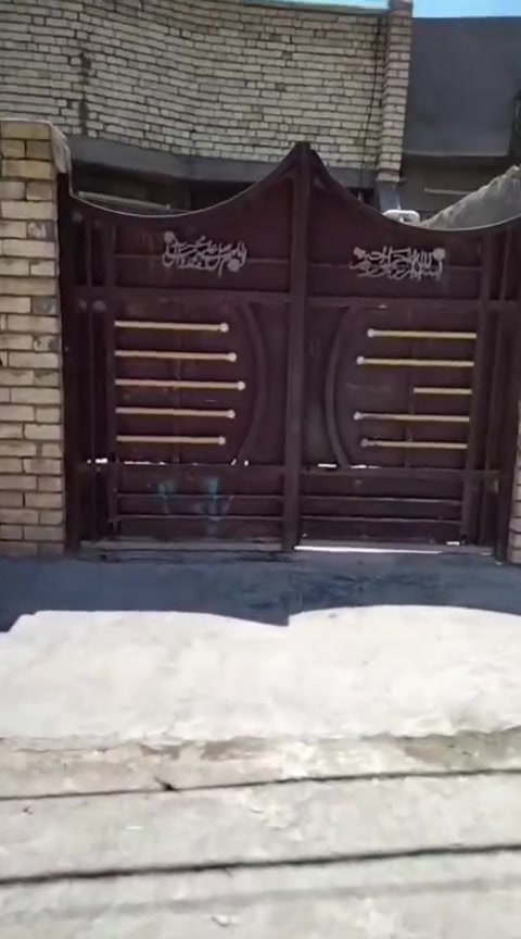السلام عليكم
بيت للبيع مساحه 150متر

 يحتوي على غرف2 

صاله+استقبال+مطبخ +

منور 2متر ب10متر

بيت جاهز من كلشي

العنوان حي طارق شارع القديم

خلف معمل الغاز الفرع مقابيل مولدة عباس

الاستفسار الاتصال بل رقم👇

***********
