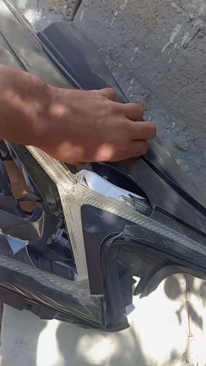 سلام عليكم لايت كي فايف ٢٥ جه السيره لد اصفر بلادي بس مكسور ابيع هل موجود ب٢٠٠ شرط السياره زيرو وما مشتغل كربلاء طوريج ***********
