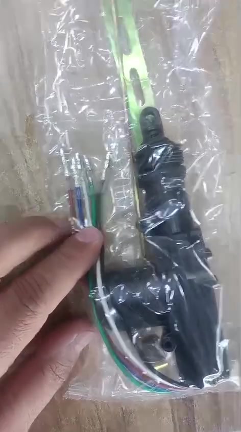 الله يساعدكم شباب اهل الوايرمن وينكم رحمة لوالديكم هاي مال باب سايق تشتغل علصندوق مال البي ام 700بدي قديم ارجو الرد
