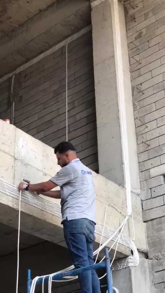 💡 تأسيس كهرباء
طالع تبني أو تجدد؟ لا تشيل هم الكهرباء، شغلنا أصول ومعايير سلامة 100%.
​خدماتنا في تأسيس الكهرباء تشمل:
​تخطيط وتأسيس كامل: توزيع النقاط والمقابس (الفيش) بما يناسب فرش بيتك وأجهزتك.
​تمديد وتكسير احترافي: باستخدام أحدث الأجهزة وبشكل مرتب.
​سحب أسلاك معتمدة: توزيع أحمال مظبوط للمكيفات والأجهزة الثقيلة لحماية بيتك من الشورت أو الضغط.
​تجميع لوحات التوزيع (الطبلون): ترتيب خطوط وقواطع أمان لكل الغرف.
​تشطيب وتركيب نهائي: تركيب الإنارة، الإضاءات المخفية، والمفاتيح بأعلى دقة.
​🔧 ليه تختارنا؟
​دقة في المواعيد وسرعة في الإنجاز.
​شغل نظيف ومطابق للمواصفات المعمارية والكهربائية.
​أسعار مناسبة وضمان على جودة التنفيذ.
​📞 للإستفسار أو الحجز:
​رقم الهاتف/واتساب: [***********]

​(تواصل معنا الآن واحصل على معاينة واستشارة للمشروع!)
