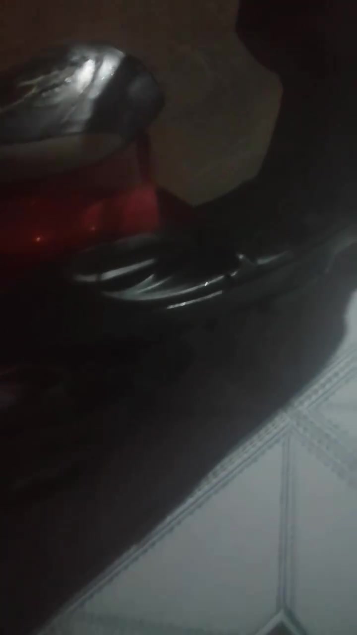 سلام عليكم متاح بيجي 9زروف سوق ورزانه ونضيفه وتشتغل شاير وهورن كلشي يشتغل  حلوه وما تعبانه بس مرات لنهدر يكض ويفتح مدري ليش سعره 50قفل***********
