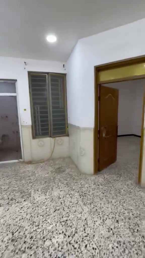 شقة • ١٠٠م • درج معزول