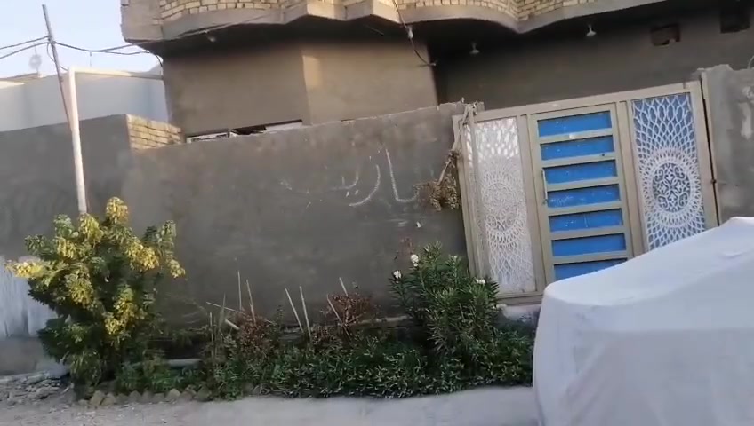 سلام عليكم
◾دار زراعي للبيع 

◾مكان سوق الشيوخ حي الجوادين يم صيطرة ثاني ييت عن شارع العام 

◾المساحة 200

◾يتكون من 3 غرف وصالة كبيرة ومناور ثنين ومطبخ وحمامات وستقبال وطارمة 

◾بناء طابوك كونكريت علما بيت بناء جديد 

◾السعر 100 وبيه مجال 

◾الاستفسار واتساب او الاتصال على رقم التالي 

◾***********
◾سيد حسن الموسوي 

◾مكتب الاحرار شارع البصرة يم مكتب سيد الشهيد
