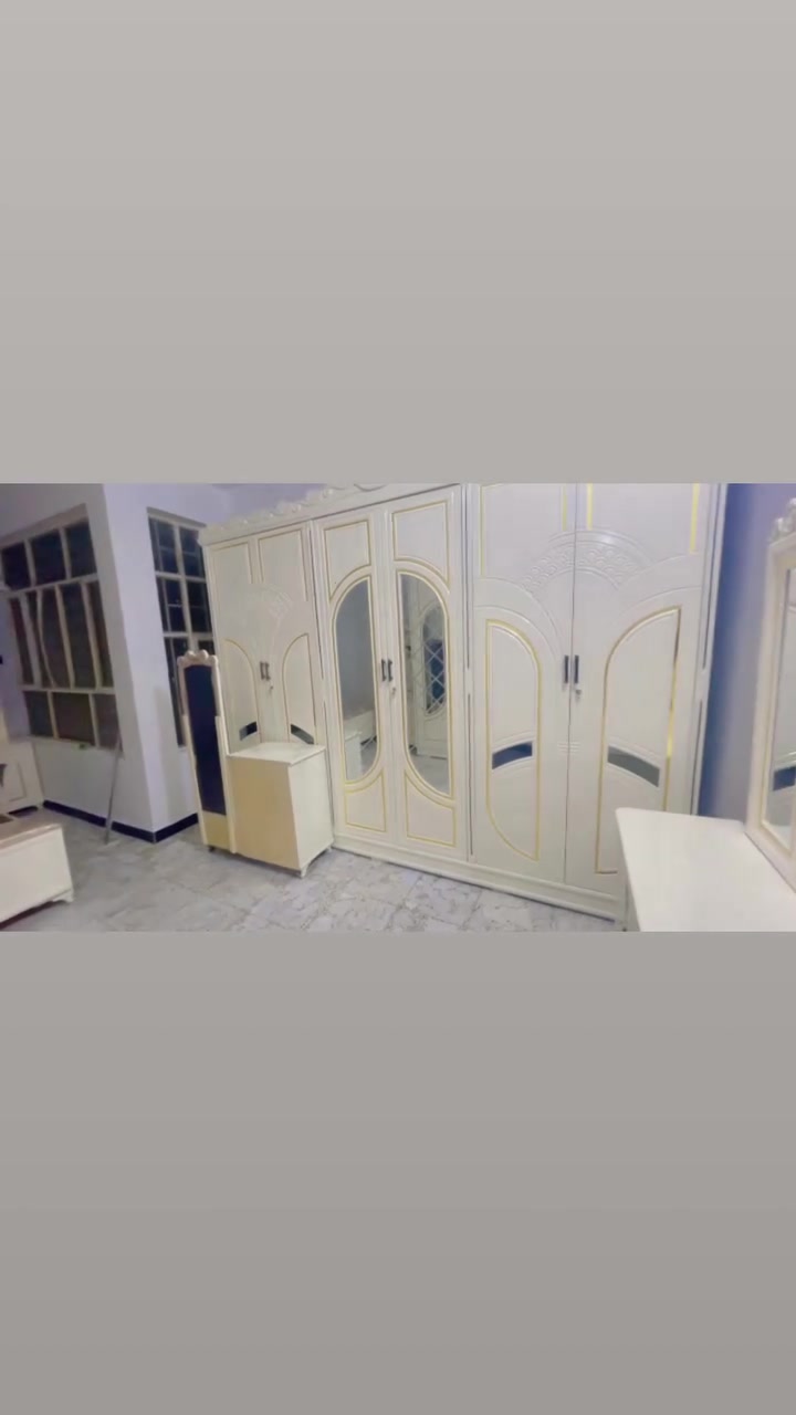 السلام عليكم غرفه نوم عراقيه شغل اصلي 
صارلي يوم من شادهة بعدهي بل جيس 
 اللبيع راسلي خاص وهاذ رقمي ***********
