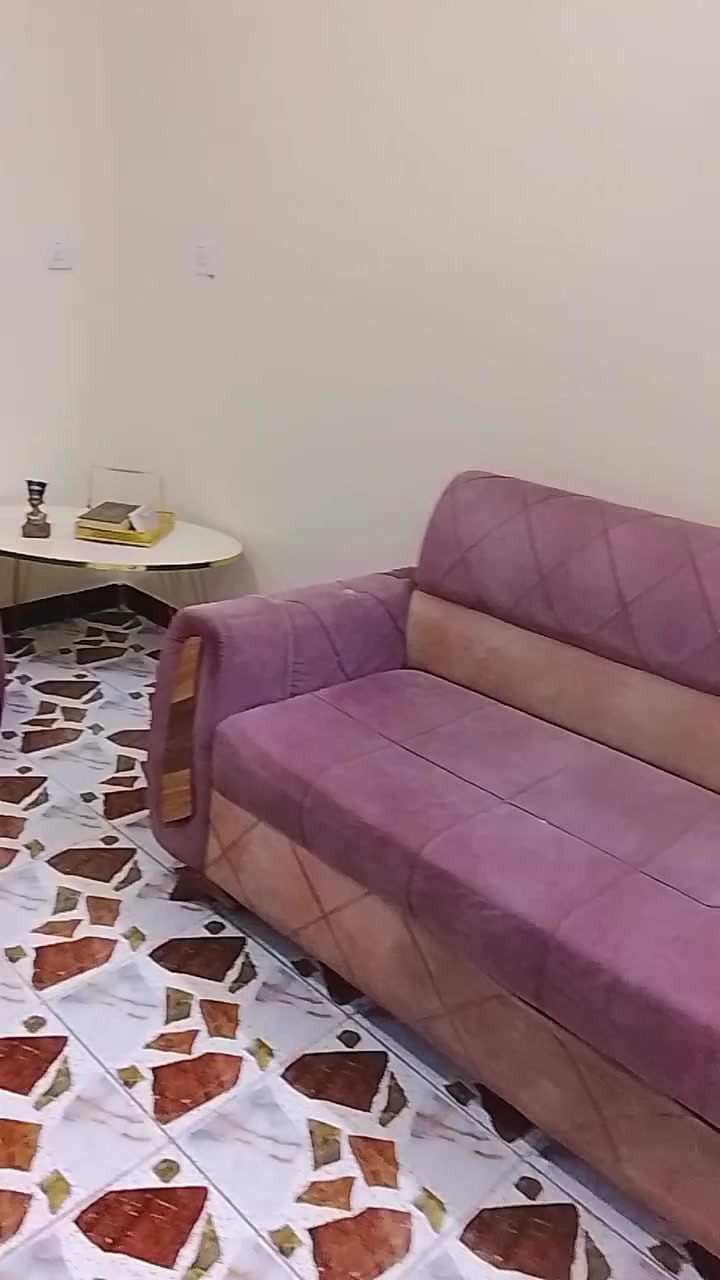 سلام عليكم تخم مستعمل عشر مقاعد تخم نضيف الرقم ***********
