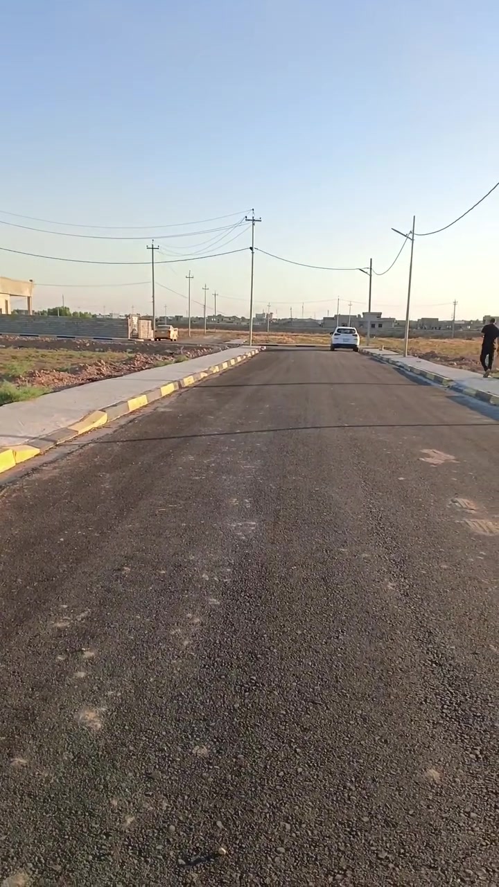 أرض • ٣٠٠م² • خدمات كاملة