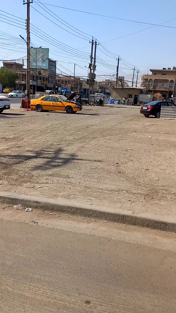 السلام عليكم ورحمة الله وبركاته الدار اللبيع في حي العامل مقابل حسنية الائمة شارع التجاريه الاستفسار ***********
