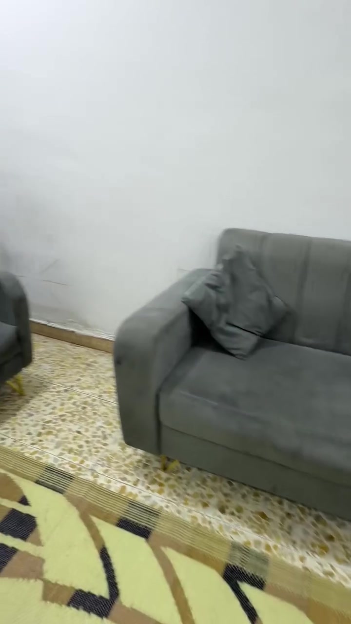 نص تخم
نضيف بدون اي ضرر
السعر ١٢٥ الف 
***********
