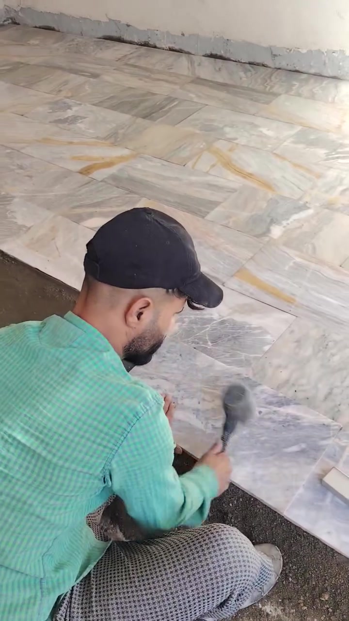 السلام عليكم خلفه سيراميك مرمر كاشي لوح شغل بمايرضي الله للاتصال ***********
