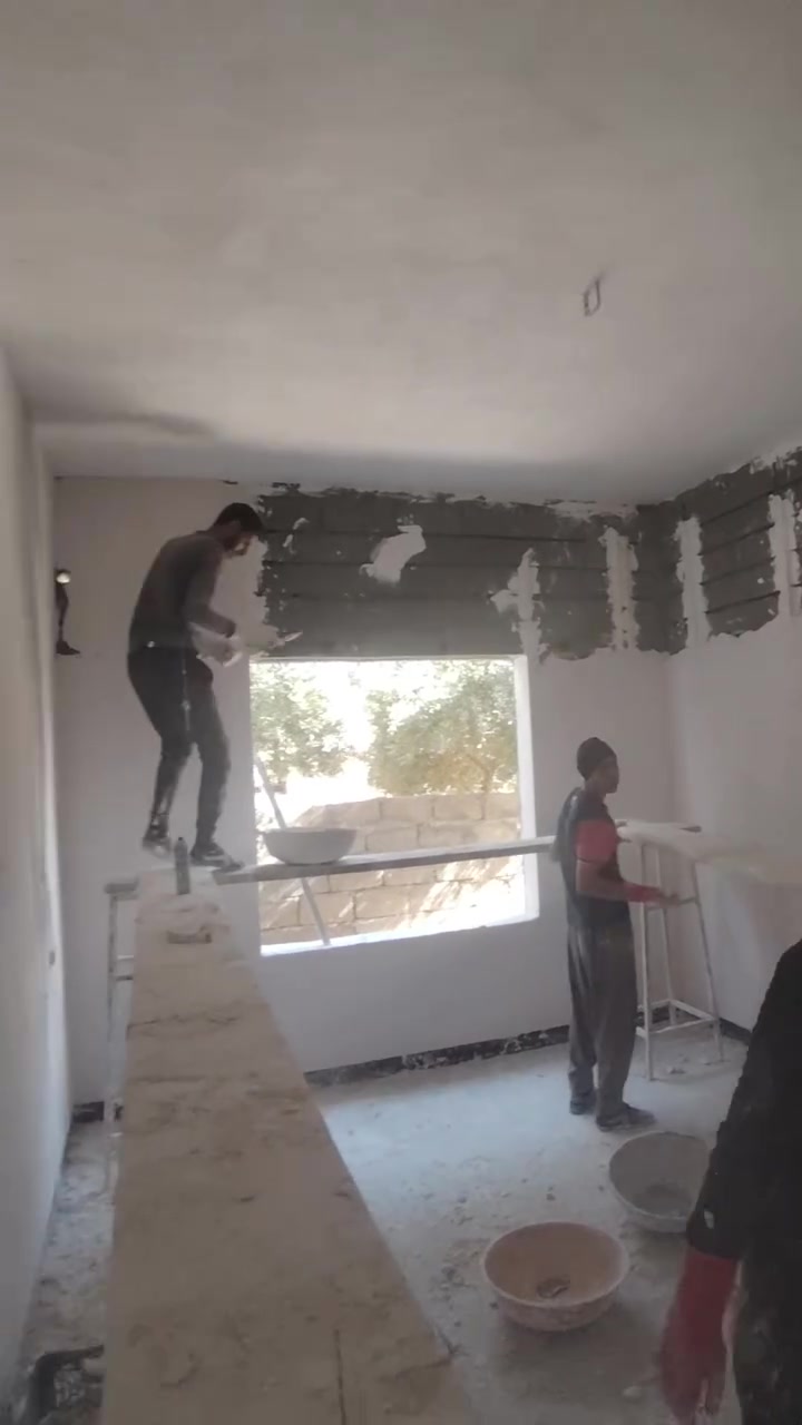 #عرض خاص 
كادر لبخ جص المتر (بثلاثه تالالف) حالياً متواجد في العلم قرب مدرسة الفتح الابتدائية  الاتصال ***********

نص مكتوب في الصور:
- كادر لبخ جص
- بخبرة ودقة عالية في تنفيذ أعمال البخ الجص
- بخ جص داخلي وخارجي
- تشطيب ناعم ومتقن
- أعمال مكملة بجودة عالية
- ***********
- REDMI NOTE 10
- 23/07/2022 14:39