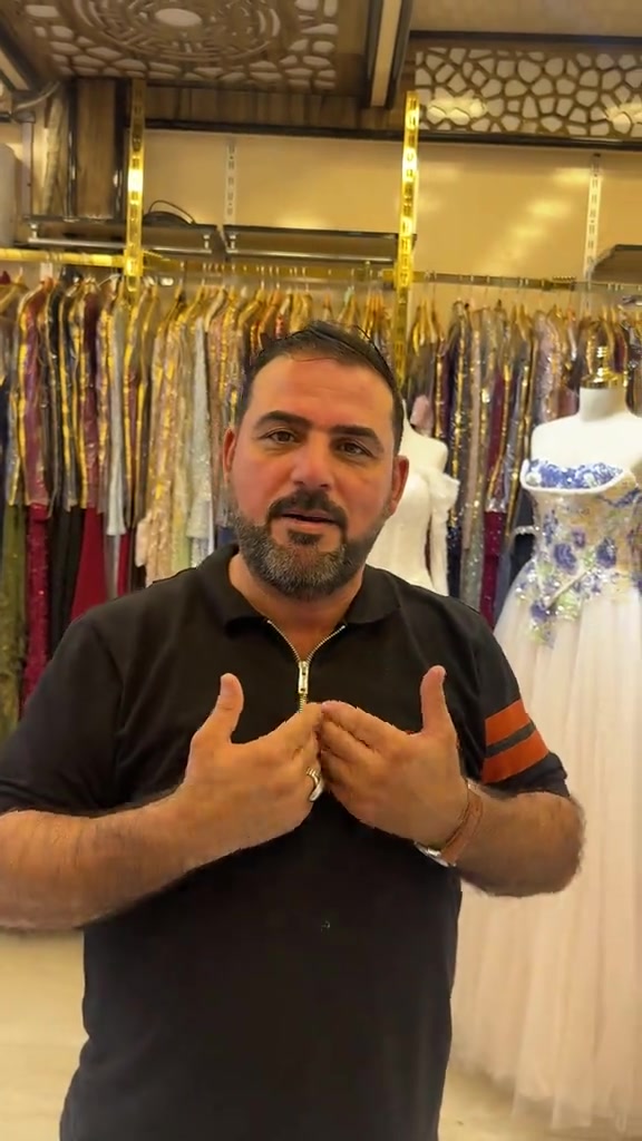 #عالم #العرائس👰 #*********** #فستان_سهره #ام الخطوبه متحيرين
