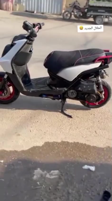 السلام عليكم للبيع سكنز جبلي ماعايزه شي بس شوته مكسورة السعر ٧٥٠ وبيهه مجال
***********
