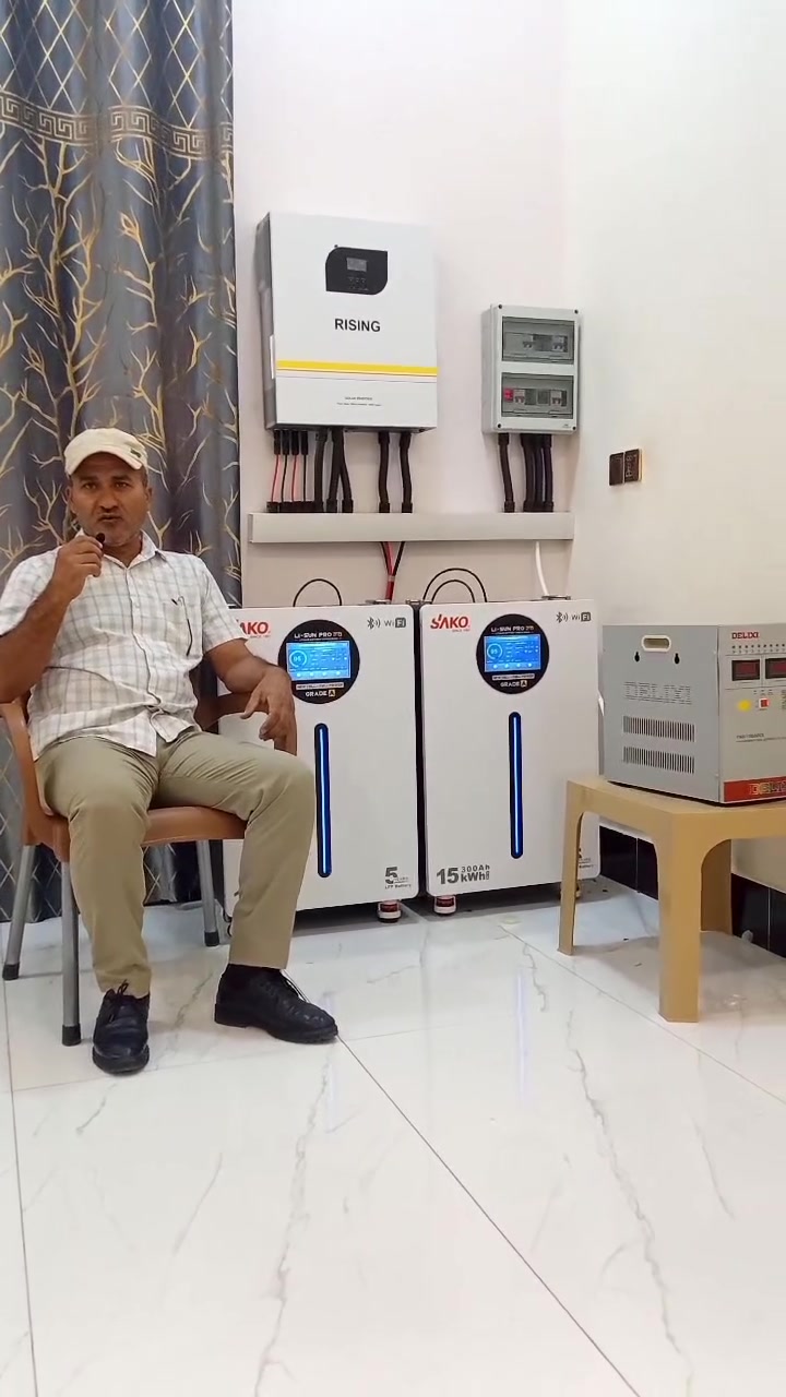 40نهاري 30ليلي 
تشغيل منزل عدد 2مع مظيف كبير
تشغيل سبالت تحكم عدد 4 وبقية اجهزة المنازل الموقع مرادية الزهاوي 
بطارية SAKO 15KW عدد 2ضمان 5سنوات
أنفيرترRISING 11KW عدد 1
الواح عدد 20ضمان 15سنة 
#طاقة #شمسية 
#اسعار #تنافسية

نص مكتوب في الصور:
- مكتب ياسر للطاقة الشمسية حلول متكاملة للطاقة الشمسية - جودة - أمان - احتراف - ثلاث مراحل لتركيب منظومة الطاقة الشمسية على الأسطح المرحلة الأولى: تجهيز الهياكل • تجهيز وتركيب الهياكل المعدنية المقاومة للصدأ • قياس وتثبيت القواعد بدقة واحتراف • تهيئة الموقع وضمان السلامة قبل التركيب المرحلة الثانية: مراحل التركيب • تركيب الألواح الشمسية وتثبيتها على الهياكل • تمديد الأسلاك والربط الكهربائي وفق المعايير • فحص التوصيلات والتأكد من الثبات والقوة المرحلة الثالثة: تشغيل النظام • تشغيل المنظومة واختبار الأداء • ربط المنظومة بالكهرباء ومراقبة الإنتاج • تسليم المشروع وضمان الصيانة والمتابعة ضمان 5 سنوات • صيانة دورية فريق هندسي مختص العنوان: بعقوبة - أم العظام - الشارع الرئيسي للتواصل والاستفسار: *********** طاقة نظيفة • توفير في الكهرباء • صديقة للبيئة