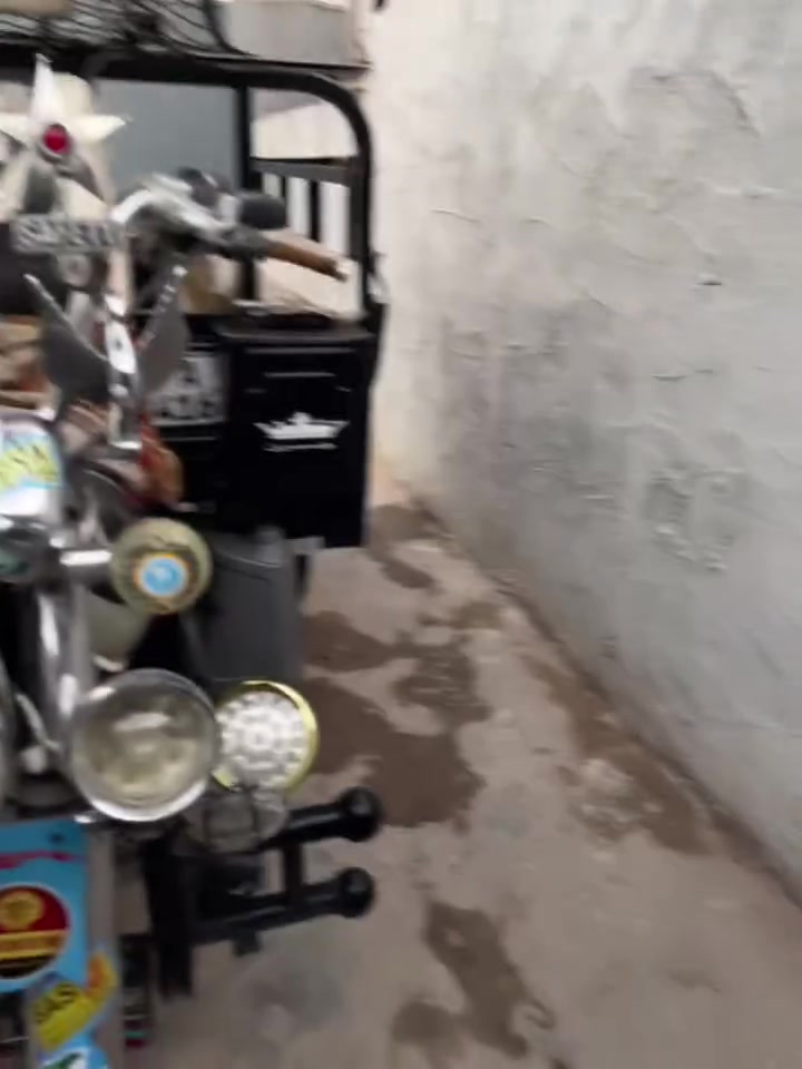 سلام عليكم ورحمة الله وبركاته ستوته امتي أر موديل 23 رقم نجف كليزي سعرها 3500 وبيها مجال كامله هيا ومحجرها رقمي *********** او تراسلني خاص او تساب بكيفك
