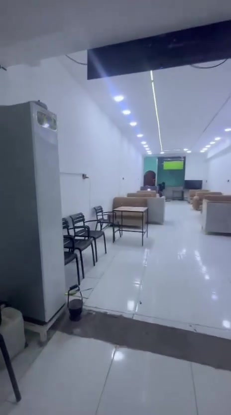 للبيع غراض كوفي شلع كوفي كامل وجاهز للبيع شلع
1.مولدة كيا 120 امبير شرط الفحص( مليونين)
2.اربع سبالت عمودي ابو 3 طن (الواحد ب800 الف)
3.بلازمات عدد 3 +اشتراك رابعه(ال55 ع 300 الف وال65 ع 400 الف شرط بعدهن بلزكاتهن) 
4.اراكيل وبكارات الجراخ ابو الباركود عدد 40(شلع ع 15 الف قفل)
5.ميزين بليارد واحد سوبر ماستر وثاني يلين(قفل اثنينهن بمليون ونص)
6.سستم كاميرات كامل عدد 4كاميرات(ب100 الف)
7.ميز كاشير(150) 
8.براد عارضه(175)
9.تخم جلسات 6 كروبات (500 الف شلع)
وبعد غراض هواي 
***********
