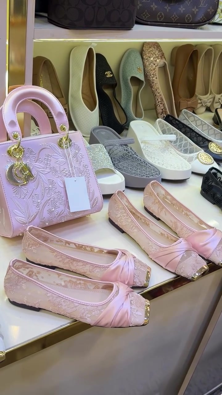 جمال 🌸🥹
سعر السيت 65 الف 👌
كوالتي ولا غلطة 👌
#كرار_لحقائب_والاحذية👜👠 
#القياسات36لل41👠 
#قاعدته_جلاتين_طبيه💯
#العنوان_البصرة_شنشل_مول_طابق_الارضي 
#للحجز_او_الاستفسار_مراسلتنا_دايركت📩

