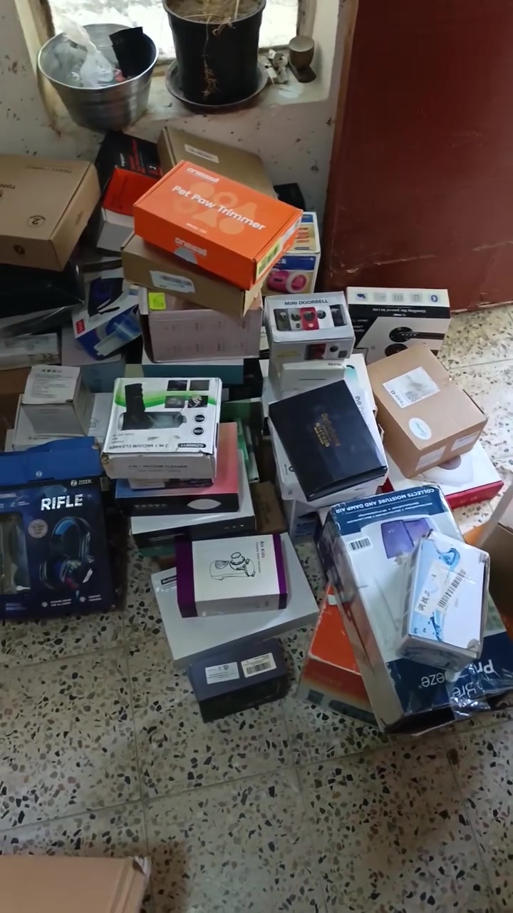 السلام عليكم بضاعه امزون شلعه تصفية محل لعدم التفرغ 74 قطعه 300 الف مع التوصيل
