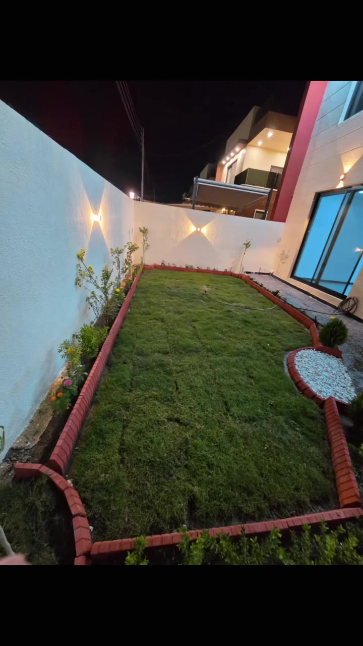 بيت للبيع في مجمع الزيتون السكني شركة تك ايستا جديد بالكامل وغير مستخدم مواصفات خاصة شركة تنظيف البارحه طلعوا منه ...
#عرض_خاص_مباشر_بأسم_المشتري
للتواصل ***********
