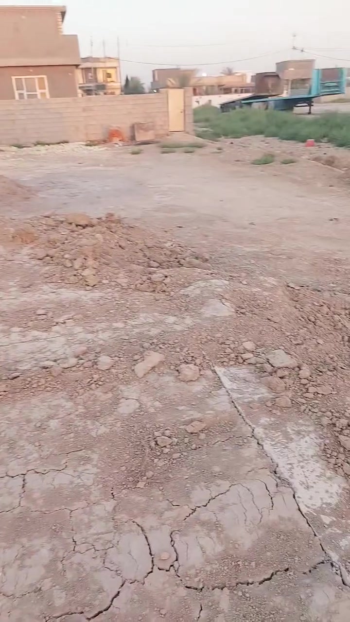 بتلو للبيع التفاصيل داخل الصور

نص مكتوب في الصور:
- ابو منتظر القريشي
- ٢٨ يوليو .
- كروب بيع وشراء في ناحية الحفرية ( تاج الدين ...
- ابو منتظر القريشي ٢٢ يوليو .
- قطعة مساحة ٢٠٠ متر بيها رباط يتكون من غرفتين نوم ٥×٤ وصالة ٦×٤ وغرفة الخطار ٦×٤ الموقع ورة بيت عوين قريب عل الشارع للتفسار اتصال عل الرقم ***********