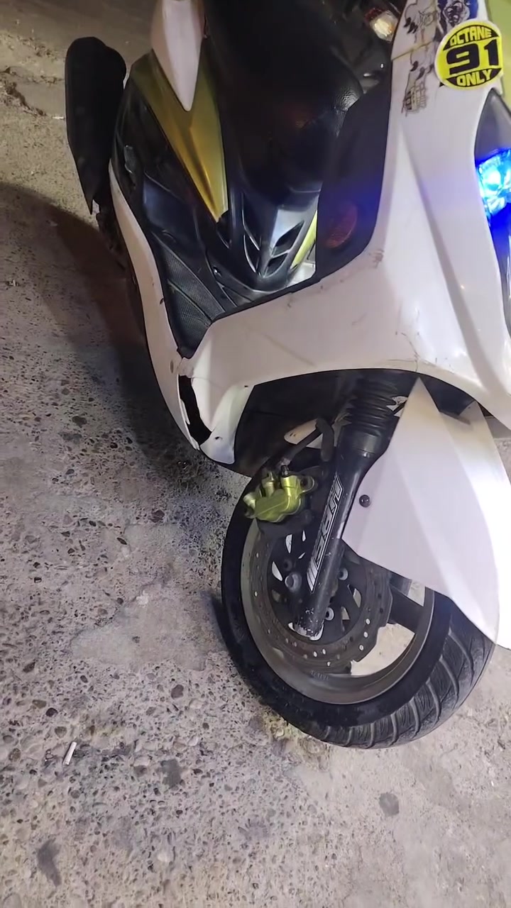 سلام عليكم
سكنس فحل ياباني قبغ نفخ طلاعات 
دراجه ناقصها كلجات وترتيب كفرات ولكفرات اصليه
سعر 650 وبيها مجال للطيبين عنواني بغداد ***********
