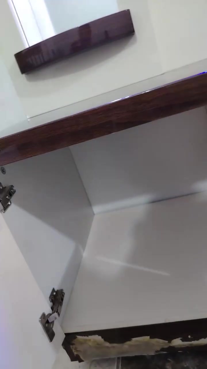 سلام عليكم ميز بلازمه جديد استعمال

 شخصي مرتب سبب البيع  اريد اشيل من

  البيت مكاني كربلاء حي الوفاء شارع ٢٠

 ***********

سعره ١٥٠ بي مجال قليل
