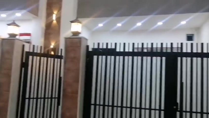 للإيجــــار.. الكندي الثانية خلف التصنيع شارع الحولي ٢٠٠م بناء جديد ٤ غرف سعر  ٤٠٠ الف   ***********
