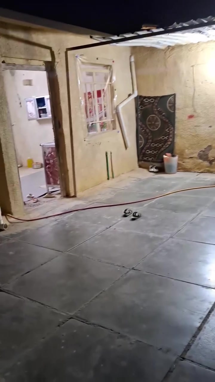 بيت تجاوز سعرة ١٠ وبي مجال ..غرفة وهول ومطبخ وحمام خارجي مشترك مي وكهرباء ومولد ذهبي.السقف سندويج بس الغرفة عكادة والارضية اشتايكر .زعفرانية خلف جامع الصدرين
بيت تجاوز (غير مشمول بالازالة) .. سعرة ١٠ وبي مجال ..غرفة وهول ومطبخ وحمام خارجي مشترك مي وكهرباء ومولد ذهبي.السقف سندويج بس الغرفة عكادة والارضية اشتايكر .زعفرانية خلف جامع الصدرين 
للاستفسار ***********

بيت تجاوز سعرة ١٠ وبي مجال ..غرفة وهول ومطبخ وحمام خارجي مشترك مي وكهرباء ومولد ذهبي.السقف سندويج بس الغرفة عكادة والارضية اشتايكر .زعفرانية خلف جامع الصدرين
