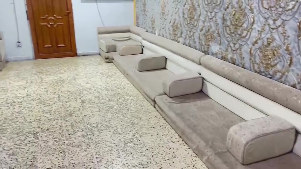جلسه عربيه فصال القائم مستخدم شي قليل القياس 7*4 للبيع العنوان حصيبه حي السكك للاستفسار الاتصال على الرقم ***********
