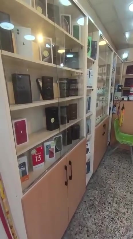 السلام عليكم المحل للبيع كامل عدة الاجهزة العنوان الامين الثانية تقاطع السفر ايجار المحل 200الف
السعر 2.500 للستفسار 
***********
