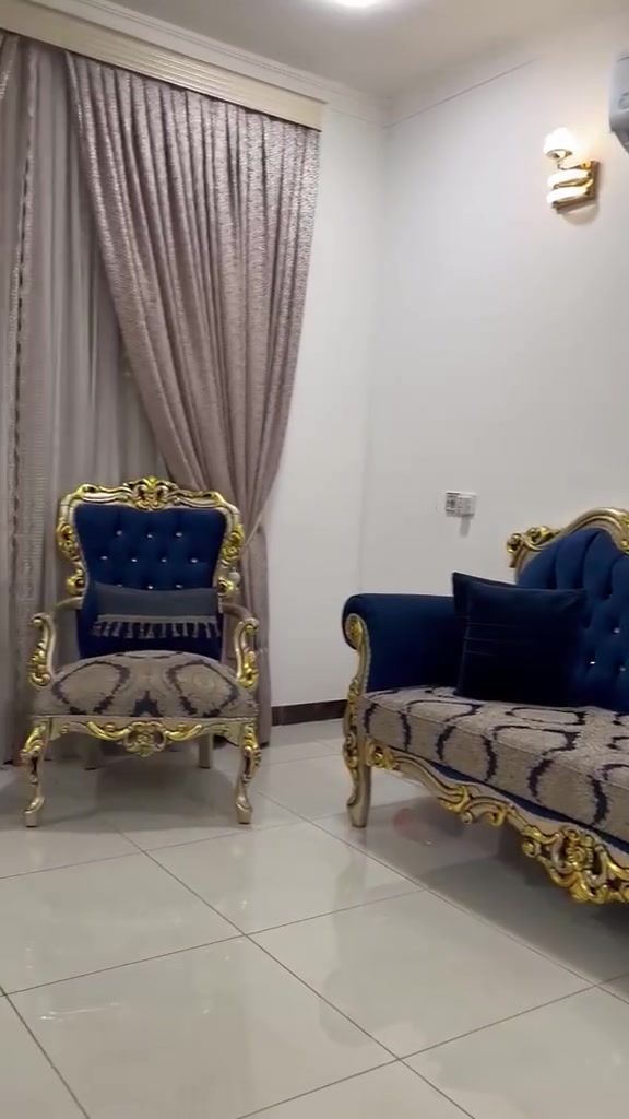 السلام عليكم 
تخم زان تركي 10 مقاعد مشتري ب 2 مليون ثقيل جداً نضاقة 100/100
السعر مليون و 200 
مكاني السيدية قرب تقاطع الدرويش 

هاتف / ***********

