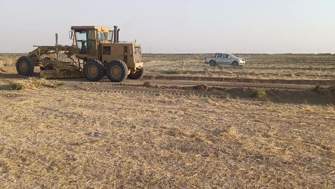 سلام عليكم للبيع كريدر كتر مكينه حلوه وجاهز من كلشي رقم بغداد موديل 89 ستفسار ***********
