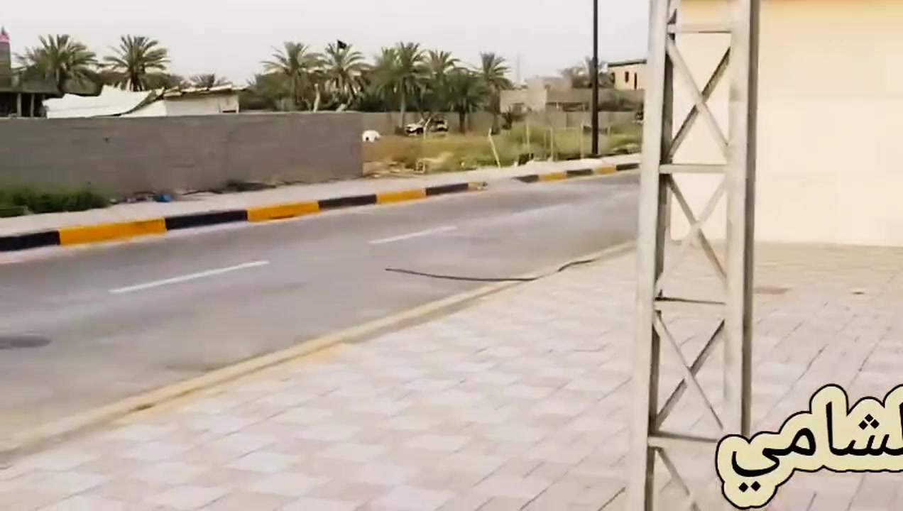 🏡 دار للبيع في حي أم الهوى – موقع مميز جداً

📍 الموقع: حي أم الهوى، قرب سيطرة أم الهوى ودهين أبو علي، على بُعد 30 متر من الشارع، وقريب من شارع حلة–كربلاء.

📐 المساحة الكلية: 600 متر
🏠 طابق ونصف
📄 طابو زراعي – سند 25 – تحويل مباشر

🔹 مساحة البناء: 250 متر
🔹 الكراج: 110 متر
🔹 خلف البيت: 250 متر
🔹 المساحة المباعة كاملة 600 متر

✨ مواصفات الدار:
• غرفتين نوم
• صالة 12 متر
• استقبال ضيوف 13 متر
• مطبخ 4×4
• صحيات 4×3
• كراج واسع
• مقرنص وتبليط

💧⚡ الخدمات متوفرة: ماء، كهرباء، مولد ذهبي، مدارس، مستوصف، وكافة الخدمات قريبة من الدار.

📞 للاستفسار: مراجعة مكتب عمار الشامي أو الاتصال على الأرقام المذكورة، ***********
 أو مراسلة الصفحة.

🔥 فرصة مميزة للسكن والاستثمار بموقع حيوي!

