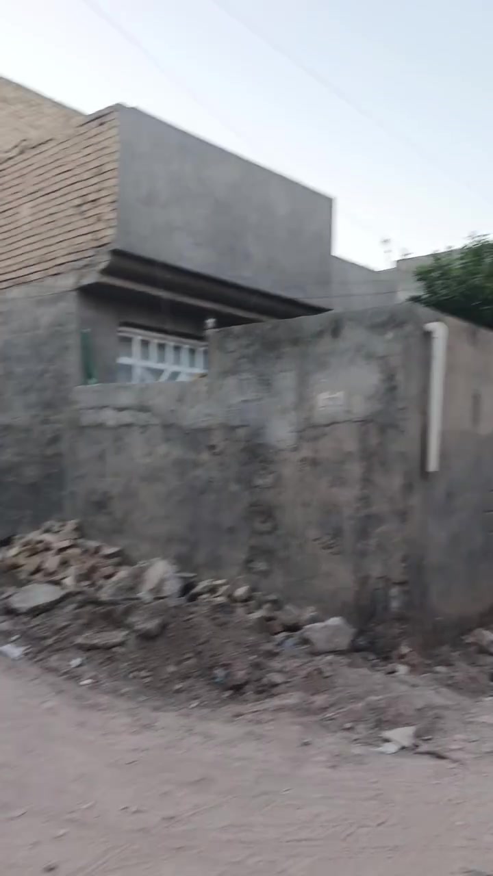 الدار للبيع
مساحه ١٨٥ 
زراعي 
بناء درجه اوله خدمات كامله مجاري ماي كهربائ 
السعر ١٣٧ مع مجال بسيط
***********
