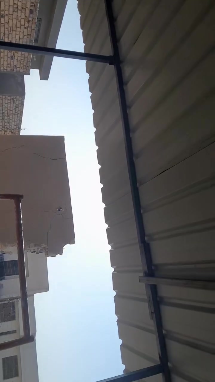 حداد جوال 
حله شارع 80 عمل سقيفه مال سطح وجاهزين لكافت انواع السقايف وكافت انواع الحديد بوب وشبابيج وبوب سلايت وكافت انواع التصليحات ***********

