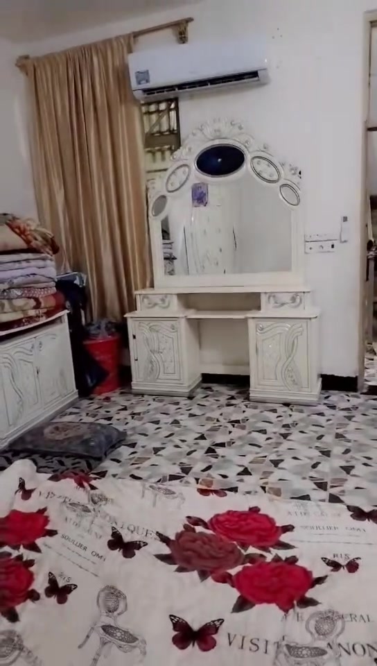 سلام عليكم ورحمة الله عندي هاي الغرفه جديده مستعمله 6 أشهر قليله سعرها مليون وميه وبيه مجال
رقمي ***********
