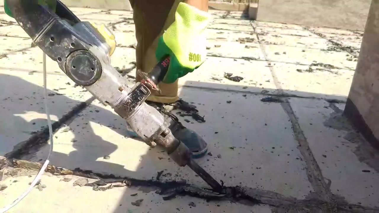 يوجد كادر تزفيت وماستك درجه اولى بسعر مناسب‏‪***********‬‏
