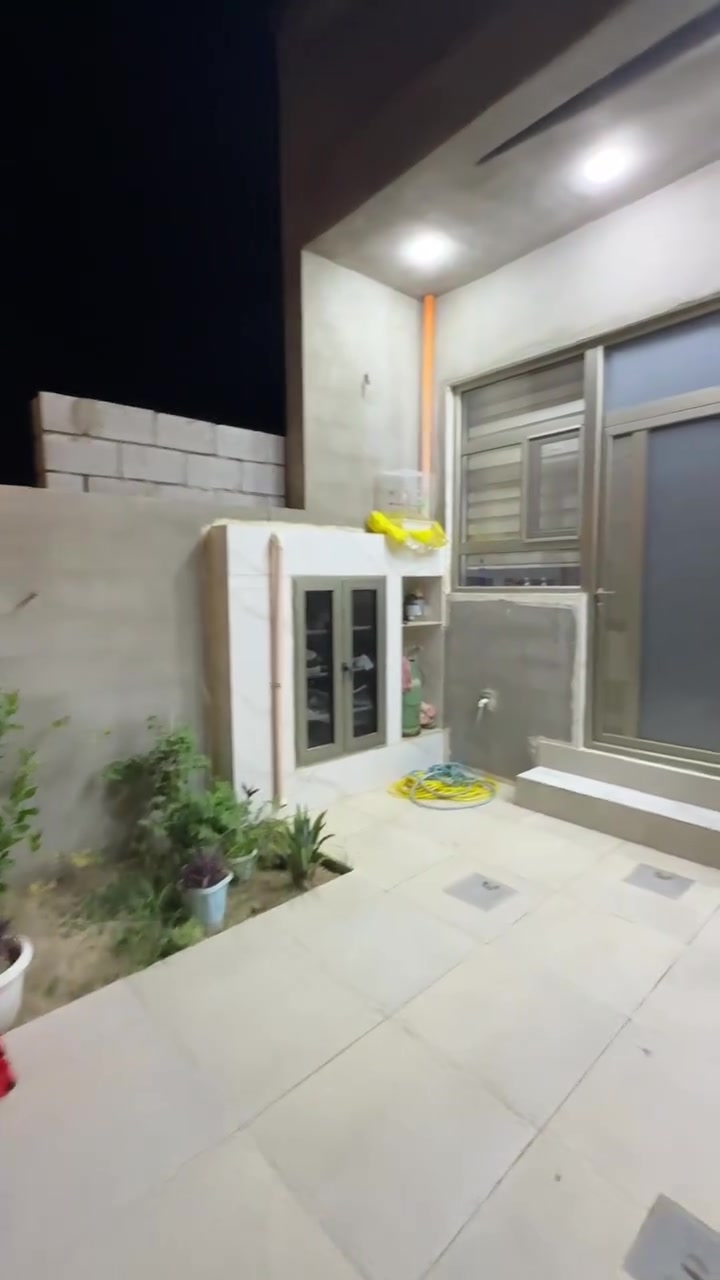 � دار للبيع – حي الموظفين (على الإسكان)

📍 الموقع: حي الموظفين قرب الشارع الرئيسي  بناء حديث 
📑 جنس العقار: طابو صرف
📐 المساحة: 125 م²
📏 الواجهة: 6.25 م
📏 النزال: 20 م

✅ شرط التحويل: إحضار كفيل.

📞 للاستفسار: ***********
📍 العنوان: ديالى – خانقين – فلكة كرندي – مجمع الحاج قاسم
