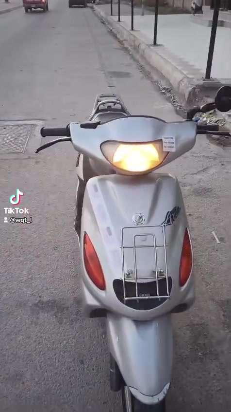 السلام عليكم دراجه اكزز رمبه صارلهه شهر من طالعه مكينه مكفوله شاصي مكفول نضيفه بمعنه الكلمه افحص وين متريد لايت عالي ناصي اشاير كلهه شغاله شلعه ومعدل كلش حلوه الدراجه العنوان الرميثه وهذا رقمي *********** بي واتساب السعر ( 850 ) وبيهه مجال شي قليل
